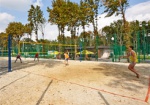 В парке Горького появились поля для пляжного волейбола