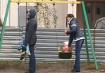 Забор вокруг детской площадки на улице Лопанской убрали
