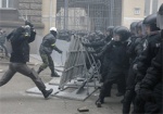 В ходе вчерашних событий в Киеве госпитализировали 35 правоохранителей