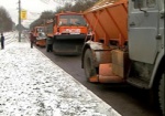 В Харькове и области борются со снегопадом