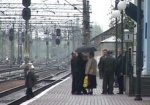 Пассажирам запретили выходить на перрон при стоянке поезда менее 5 минут