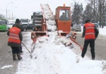 Сегодня Харьков от снега и наледи очищают полторы тысячи рабочих