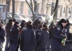 Возле памятника Шевченко произошло столкновение «евромайдановцев» с неизвестными