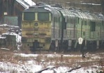 На украинских железных дорогах простаивают десятки брошенных поездов