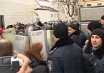 Харьковские «евромайдановцы» блокируют выезд курсантов из академии внутренних войск