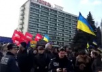 Митинг против раскола и федерализации Украины набирает обороты