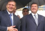Экс-губернатор: Решение об отставке Януковича законным назвать нельзя