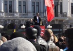 Сторонники целостности и активисты с российскими флагами. В Харькове прошли два митинга