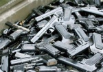 МВД: Украинцы уже сдали почти 800 единиц нелегального оружия