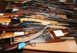 В МВД продолжают принимать незаконное оружие