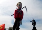На пророссийском митинге в Харькове сделали куклу Тимошенко