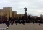 Несмотря на запрет суда, в центре города собрались пророссийские активисты