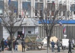 Митингующие в Донецке и Луганске не покинули административные здания