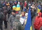 Украинские флаги и георгиевские ленты. Харьковские митинги закончились кровопролитием