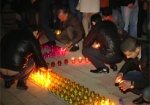 Сотни свечей и траурный молебен. В Харькове почтили память жертв геноцида армянского народа