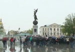Флеш-моб под зонтами. В Харькове прошла акция «За мир! За Украину!»