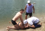 Первая помощь утопающему. Спасатели учили харьковчан правилам поведения на воде