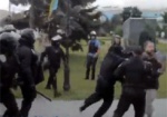 Харьковские милиционеры извинились перед журналистами за вчерашнюю потасовку