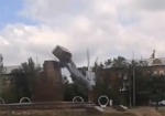 «Ленинопад» возвращается: за выходные снесли два памятника вождю пролетариата