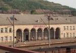 Временно закрыты 11 вокзалов Донецкой железной дороги