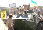 Ликбез по военному делу. Харьковчан учат обращаться с оружием и готовят к обороне города