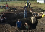 Полоса обороны. На границе Харьковской области активисты копают заградительные рвы