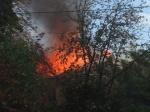 На Полтавском шляхе горит заброшенное здание