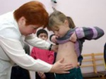 Харьковским школьникам проводят углубленные медосмотры