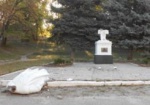 Памятник Ленину снесли и в Изюме