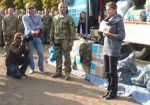 Первая леди Украины передала гуманитарную помощь в зону АТО. Груз помогли собрать харьковские волонтеры