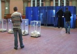 Выборы в Харькове. Первые избиратели пришли ровно в восемь