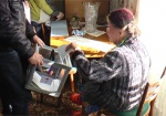 Поставить галочку не на избирательном участке. Некоторые жители Харькова голосуют на дому