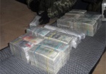 Харьковские пограничники задержали мужчину, вывозившего контрабандой 700 тысяч долларов