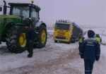 Харьковские спасатели вытащили из снега почти 70 авто