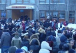 Яценюк: Из Дебальцево удалось эвакуировать 2,5 тысячи человек