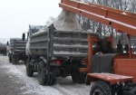 Расчищать Харьков от снега выехали около 40 спецмашин