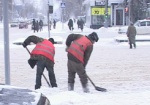 Коммунальщики борются со снегом – улицы Харькова расчищают более 260 человек