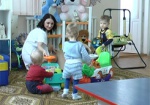В Харьков эвакуировали детей из зоны АТО. Сиротам из Артемовска - от двух месяцев до пяти лет