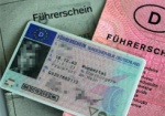 В Украине до 2017 года введут водительские права евроформата
