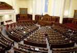 Сегодня Рада планирует запретить исключенным из фракции депутатам входить в другую фракцию