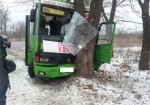 В Дергачевском районе джип столкнулся с автобусом, 8 человек пострадали