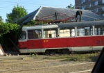 В Харькове трамвай сошел с рельсов, врезался в частный дом и снес забор. Подробности ДТП