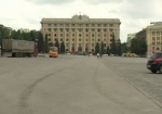 Подготовка к «Харьковскому вальсу». На площади Свободы монтируют сцену
