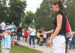 Мастер-классы, концерт и сладкие подарки. Харьковские волонтеры устроили праздник для детей-переселенцев