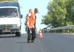 Депутаты ВР предлагают местным властям ремонтировать дороги наравне с государством