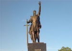 На памятнике Александру Невскому восстановили сломанный меч