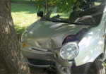 ДТП в Харькове: нетрезвый водитель влетел в бордюр и дерево