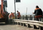 Мост на подъезде к селу Липцы ремонтируют