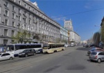 Перекрыт участок площади Конституции - 2 автобуса изменят маршрут
