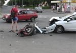 В Харькове столкнулись иномарка и мотоцикл - двое пострадавших